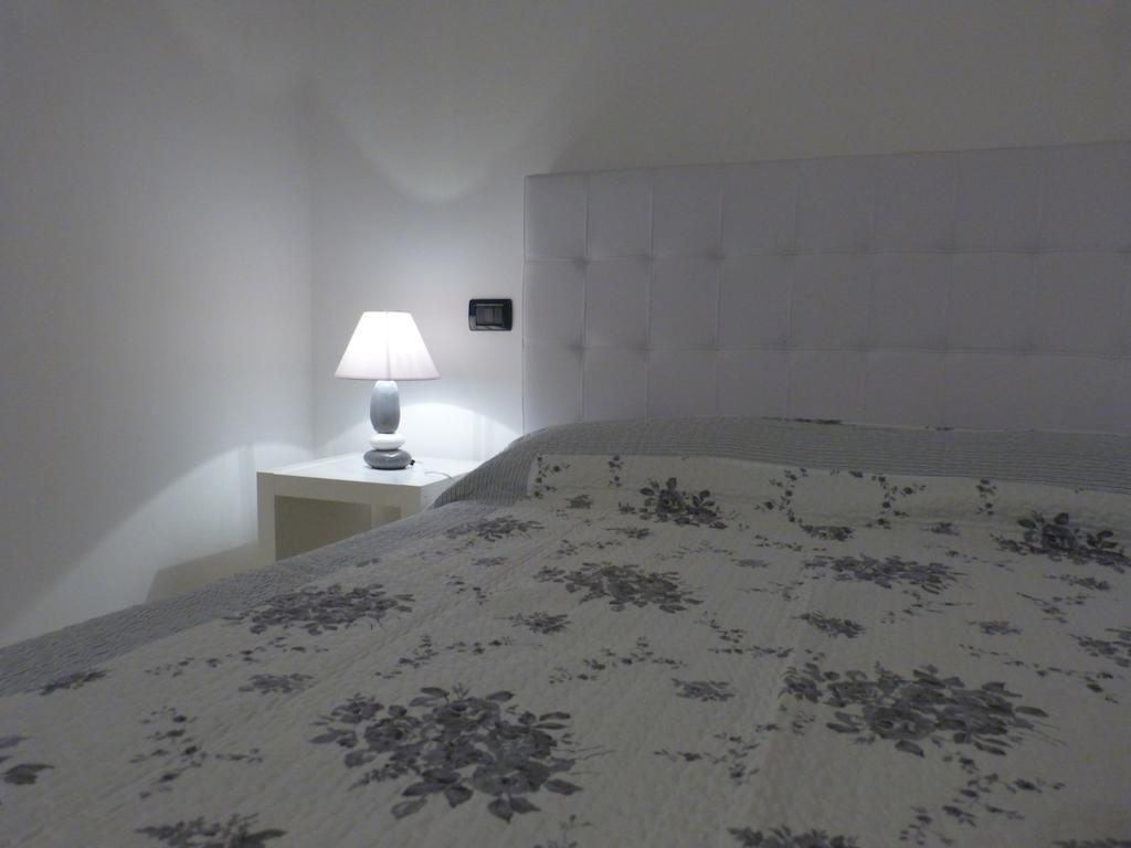 Residenza Ugo Bassi Διαμέρισμα Μπολόνια Δωμάτιο φωτογραφία
