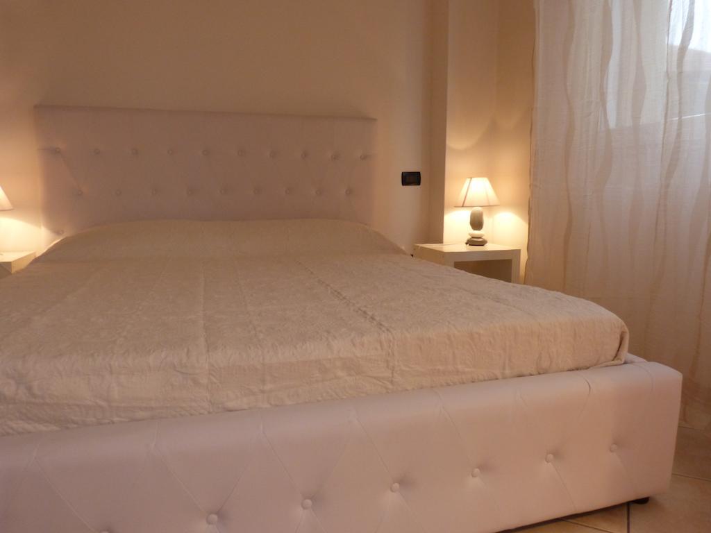 Residenza Ugo Bassi Διαμέρισμα Μπολόνια Δωμάτιο φωτογραφία